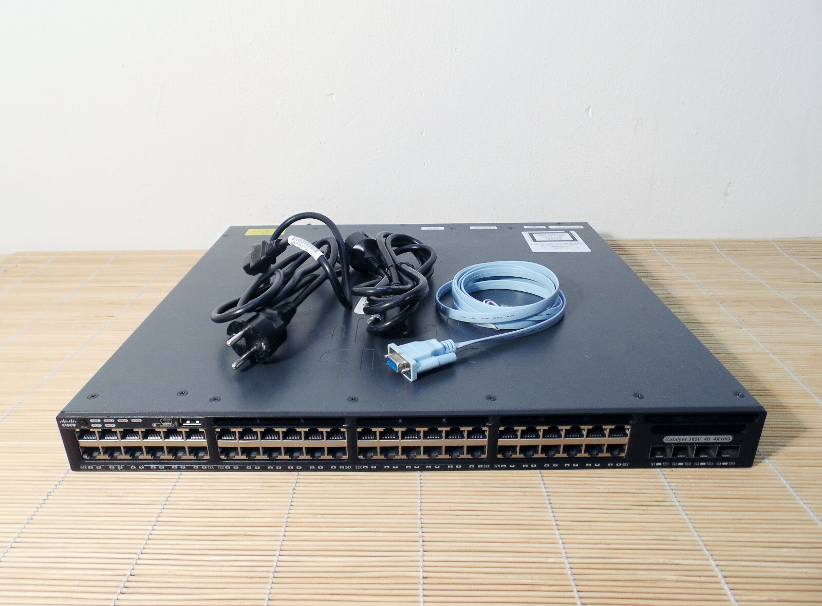Cisco WS-C3650-48TQ-S Standalone Optional Stacking 48 10/100/1000 Ethernet 2xPSU