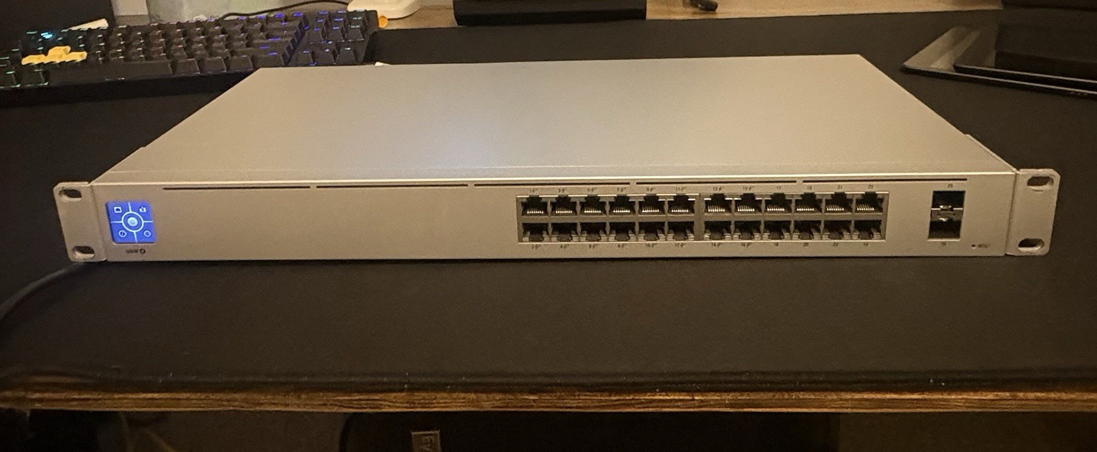 Ubiquiti UniFi USW-24-PoE (Gen 2)