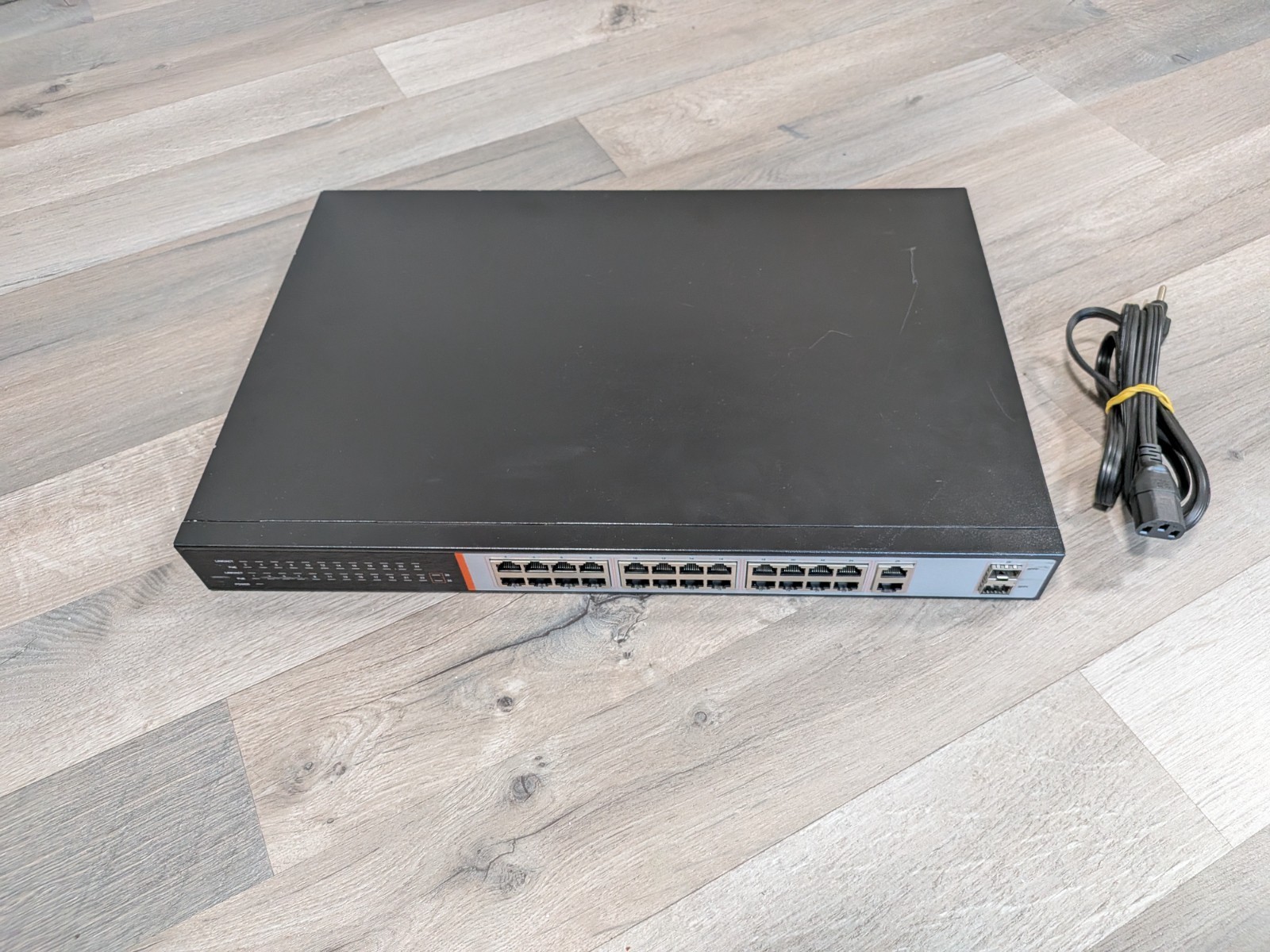 POE 24 Port Rack Mountable Ethernet Switch NVR CCTV 1000mbps 400Watts IP CAMERA