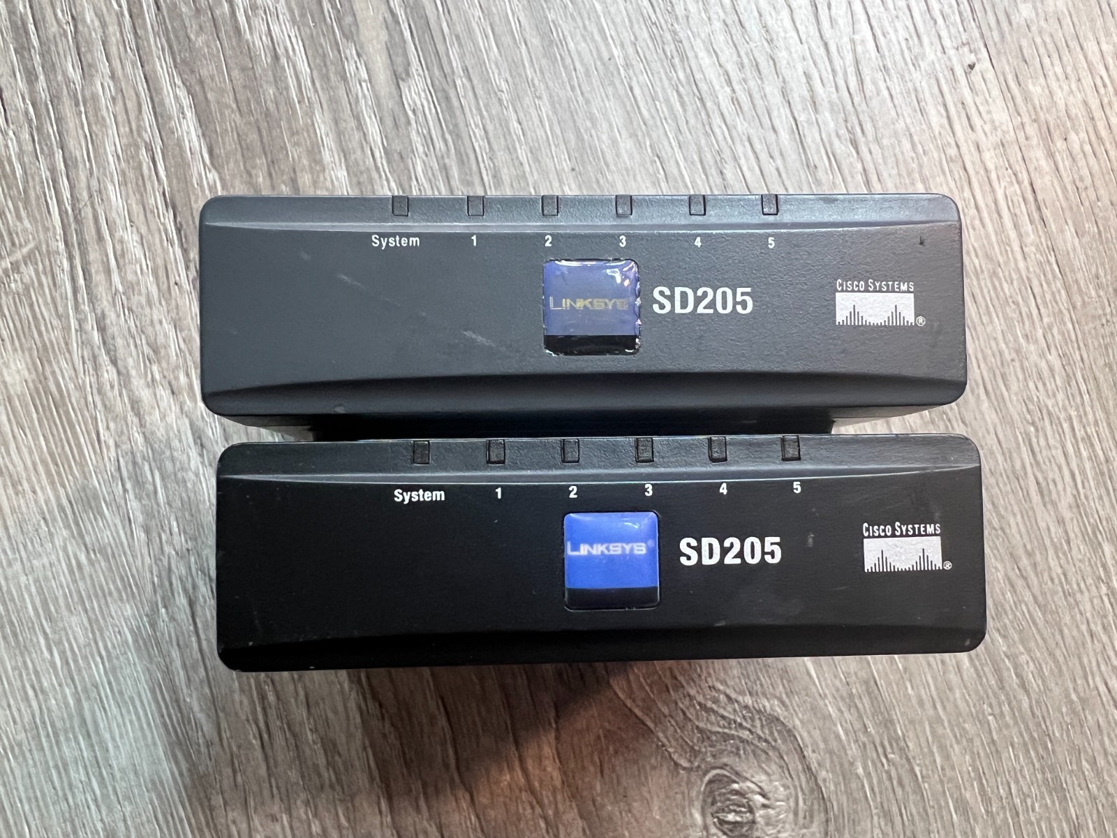 Linksys SD205 5-Port 1-/100 Ethernet Wired Network Switch Internet Lot of 2