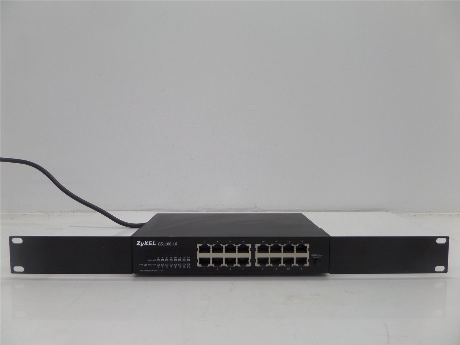 ZyXEL GS1100-16 16-Port Gigabit Ethernet Switch