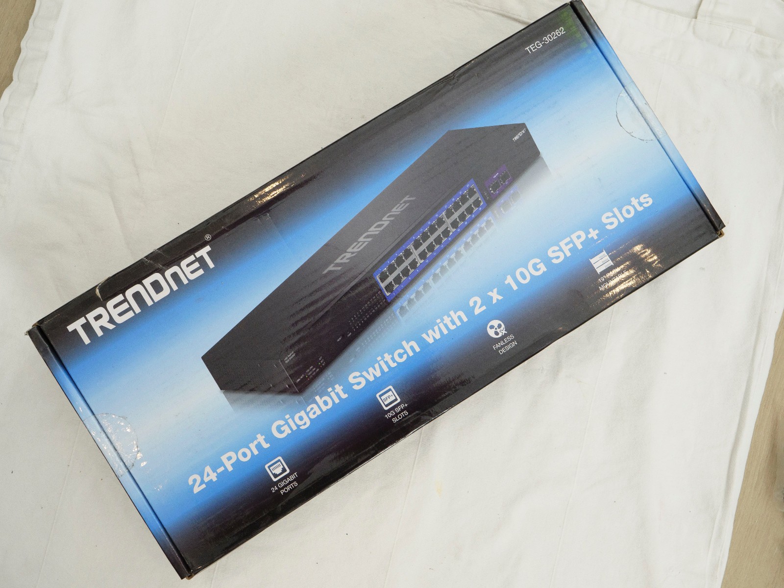 NEW TRENDnet TEG-30262  A – 24-port Gigabit Switch with 2x 10G SFP+Slots V1.1R