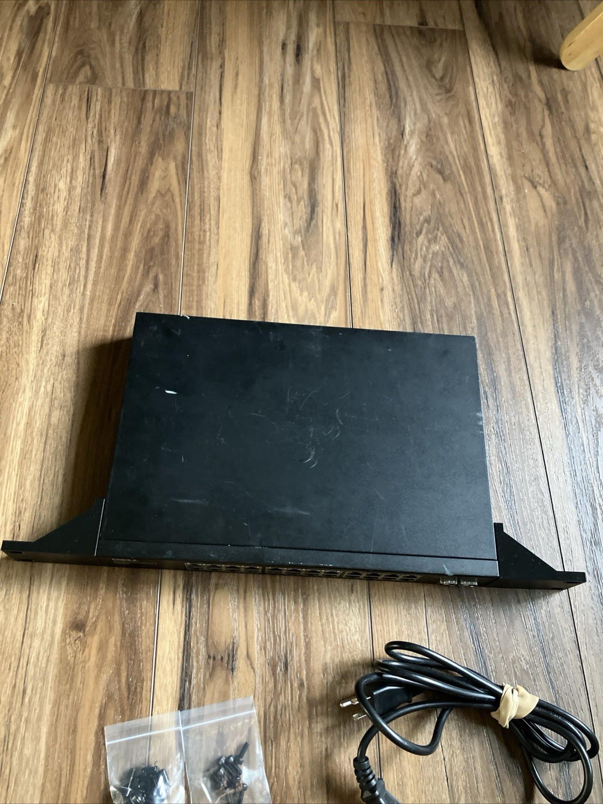 Dell Powerconnect 2824 24 Port Gigabit Ethernet Switch w/ Rack Ears Mount