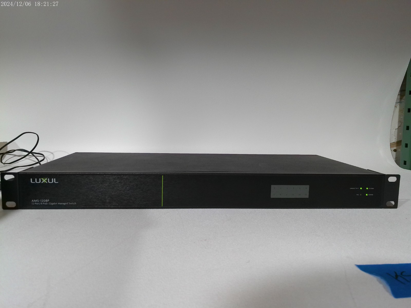 Luxul (AMS-1208P) 12 Ports 8 PoE+ Gigabit Managed Switch