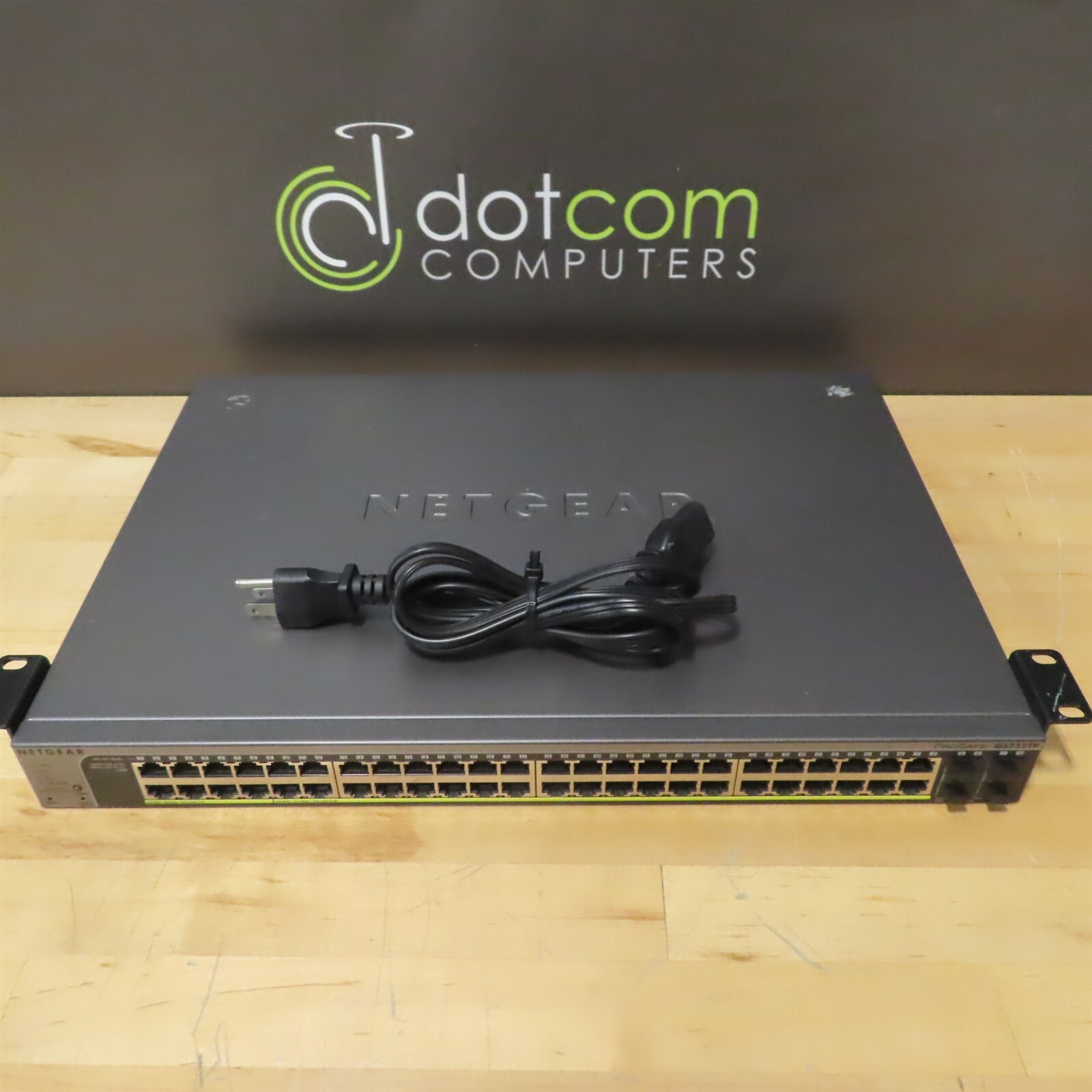 Netgear Prosafe GS752TP V1H1 Gig Stackable Smart 48 port PoE switch 4 SFP New