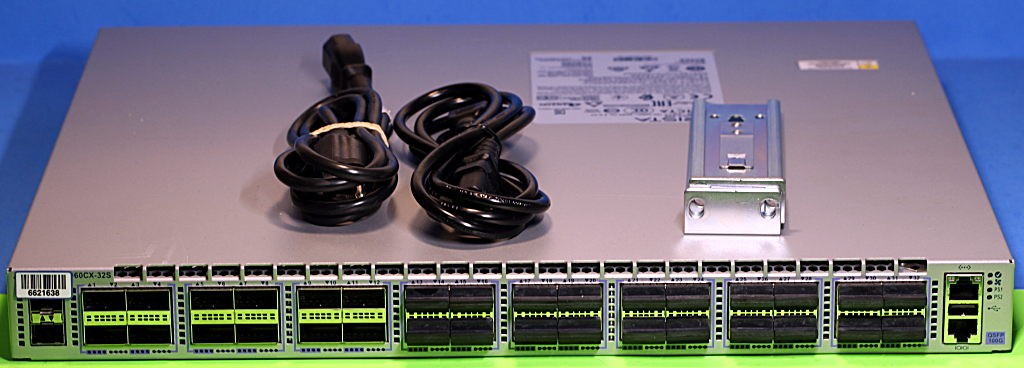 DCS-7060CX-32S-R Arista 7060CX with 32x 100GbE QSFP100 2x SFP+ Ports