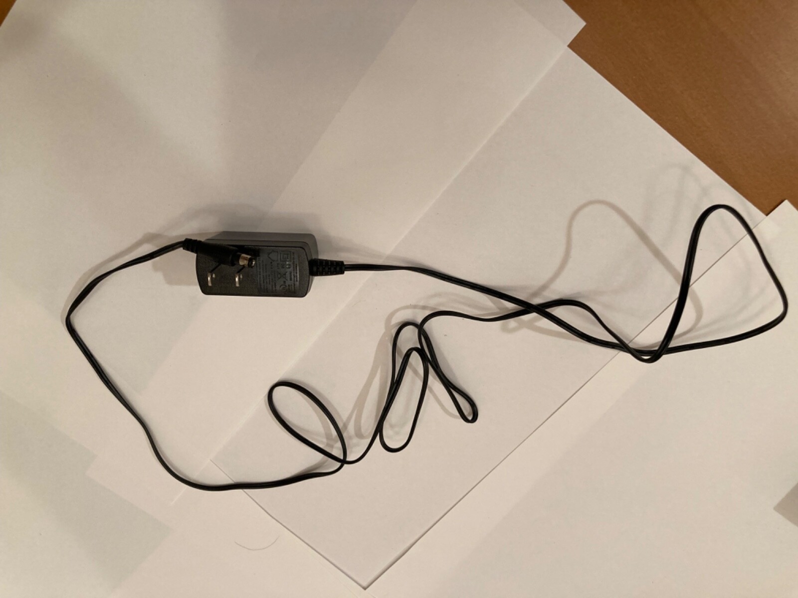 For Parts Linksys SE3008V2 8-Port Gigabit Ethernet Switch adapter cord, turns on