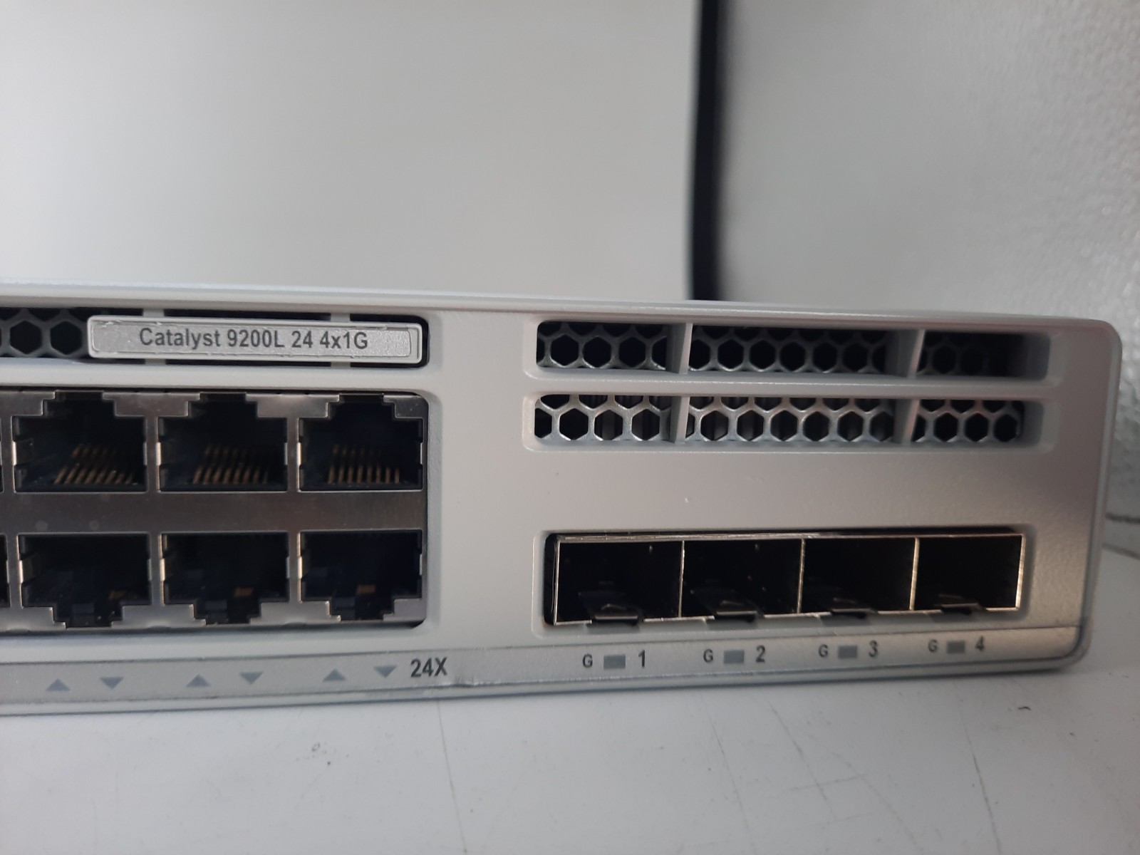 Cisco Catalyst C9200L-24T-4G-E 24-Port 9200 Series-( Dented Bottom )-Refurbished