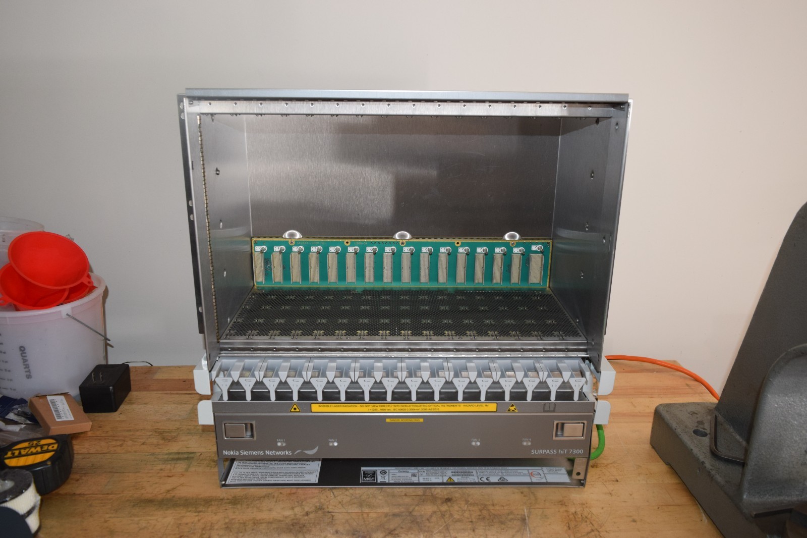 Coriant S42023-L5082-A120 Rev.1 hiT 7300 Nokia Siemens Networks Chassis