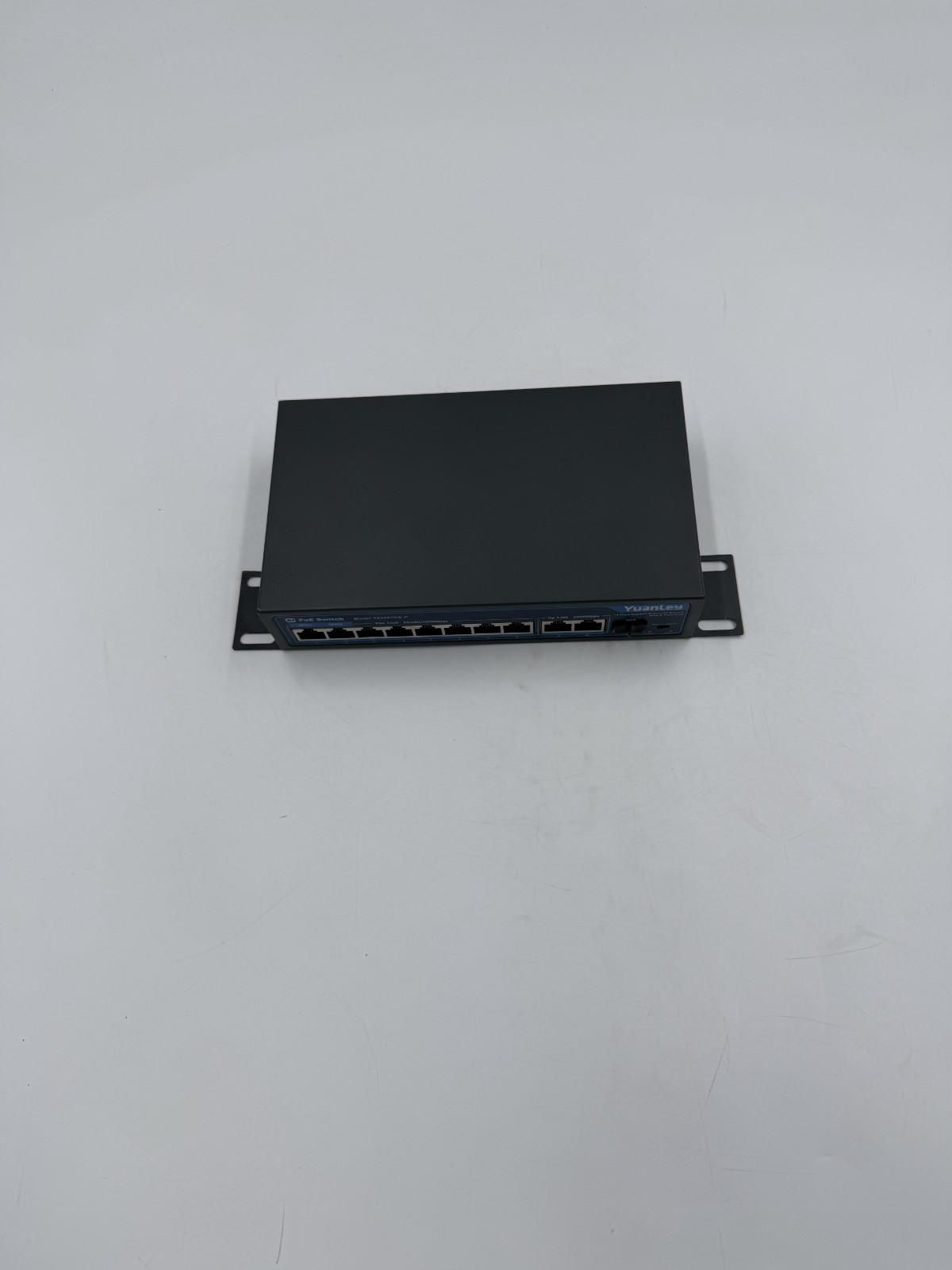 Yuanley 11-port Gigabit Ethernet Switch with 8-Port PoE