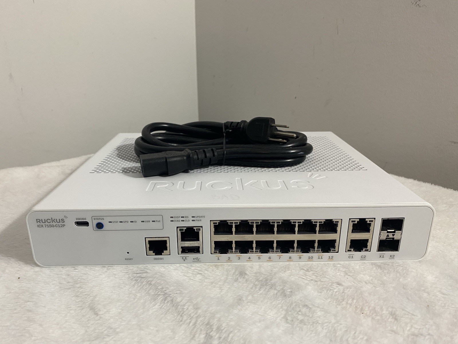 Ruckus Brocade ICX7150-C12P 12-Port Managed Compact PoE Switch / For Parts