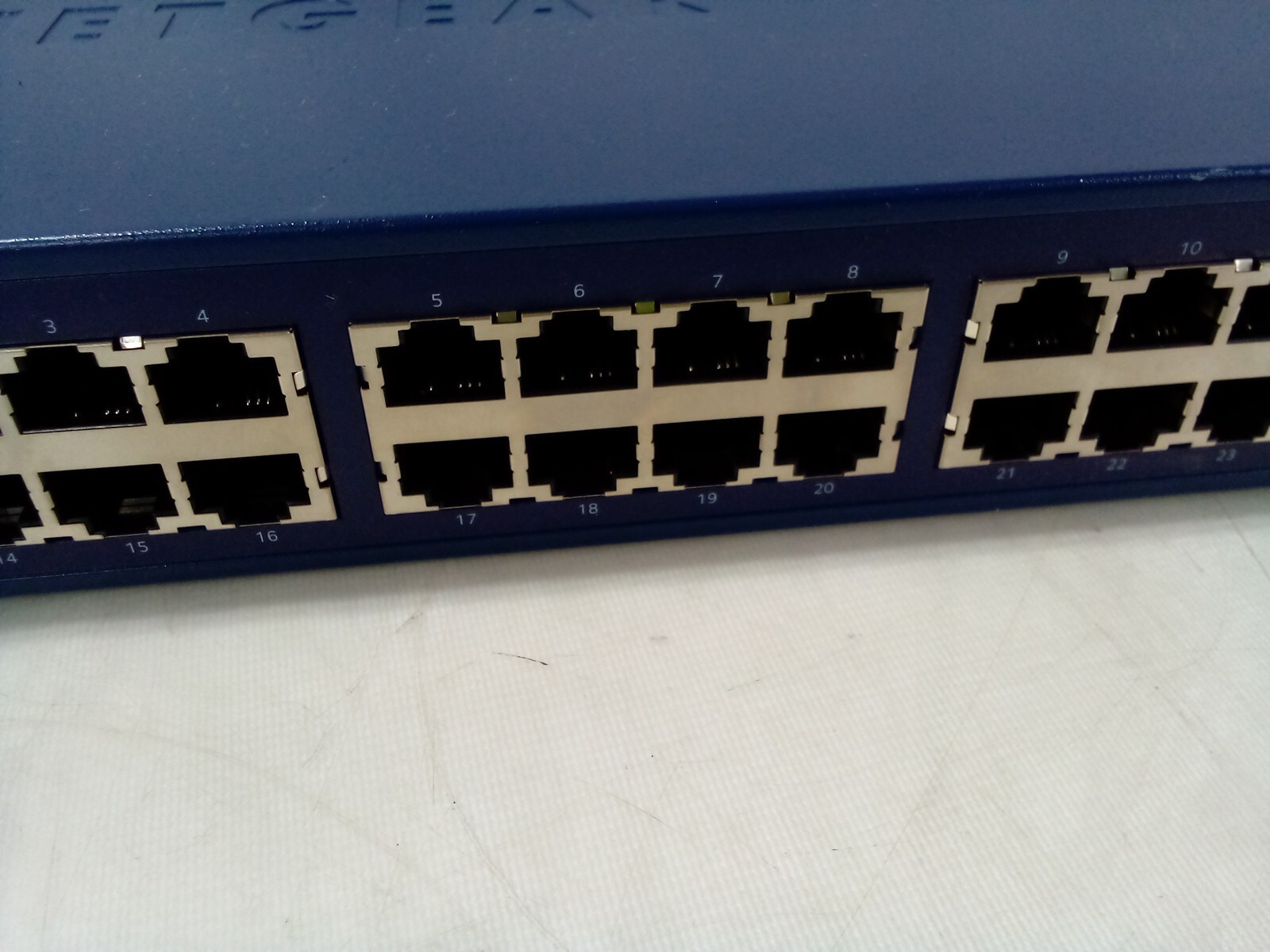 NetGear ProSafe 24 Port 10/100 Switch JFS524v2
