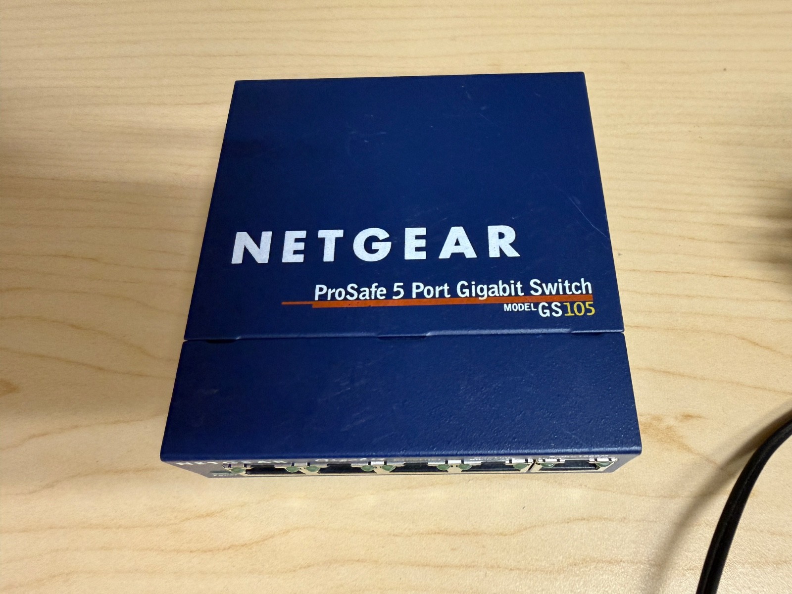Netgear GS105 V4 Prosafe 5 Port Gigabit Switch WITH POWER ADAPTER Free Shipping
