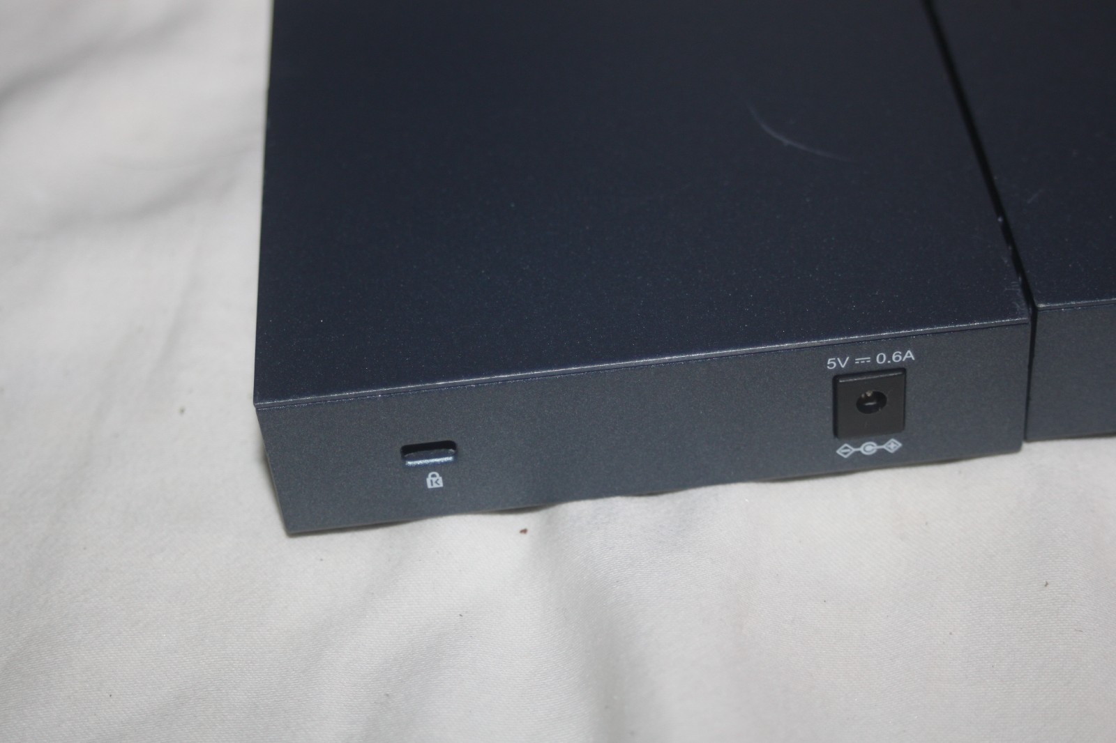Lot of 2 TP-Link TL-SG105 5-Port Gigabit Easy Smart Switch (NO AC Adapter)