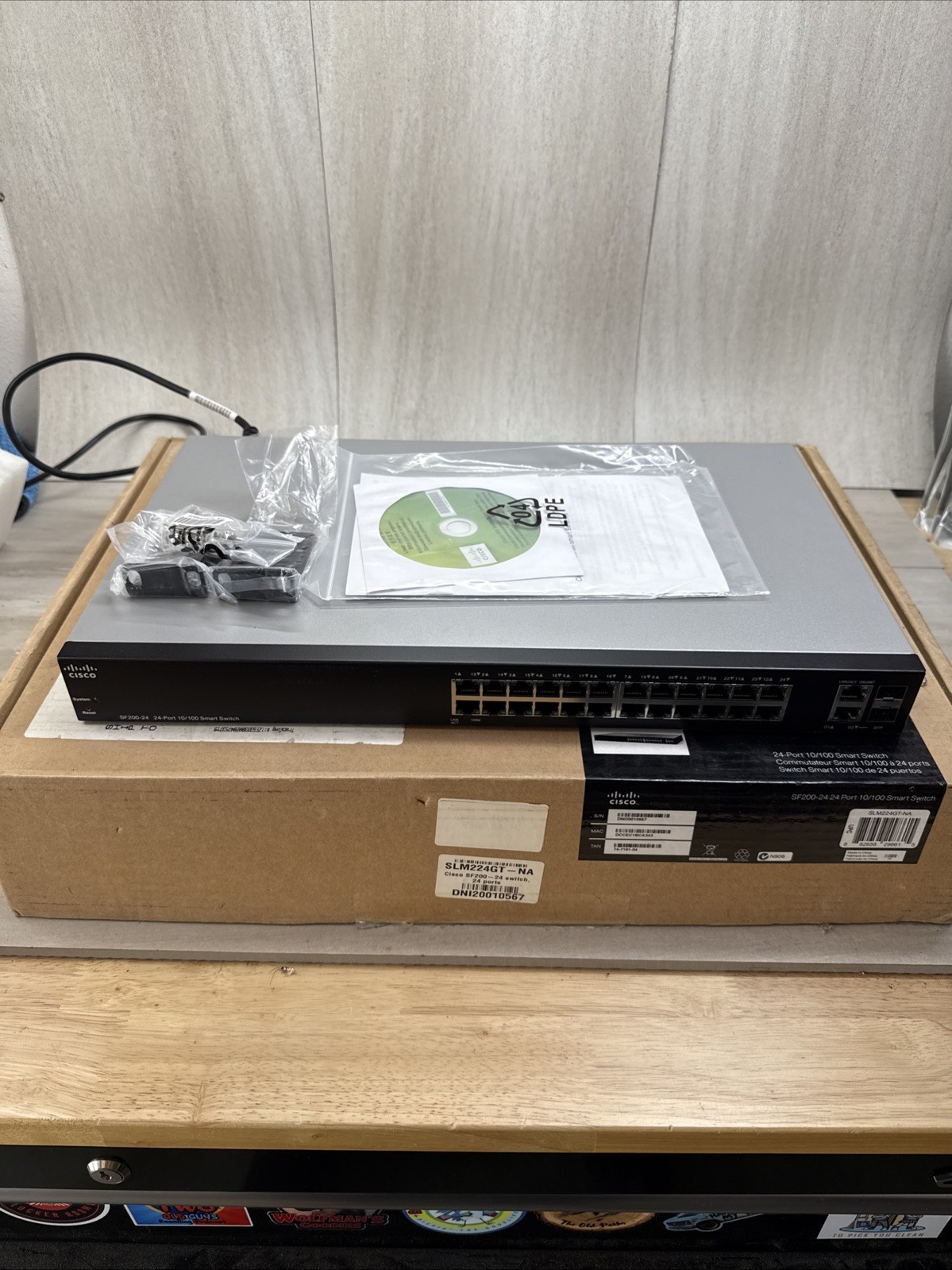 Cisco SF200-24P 24-Port Gigabit Managed Switch SLM224GT V05 Tested Working Reset