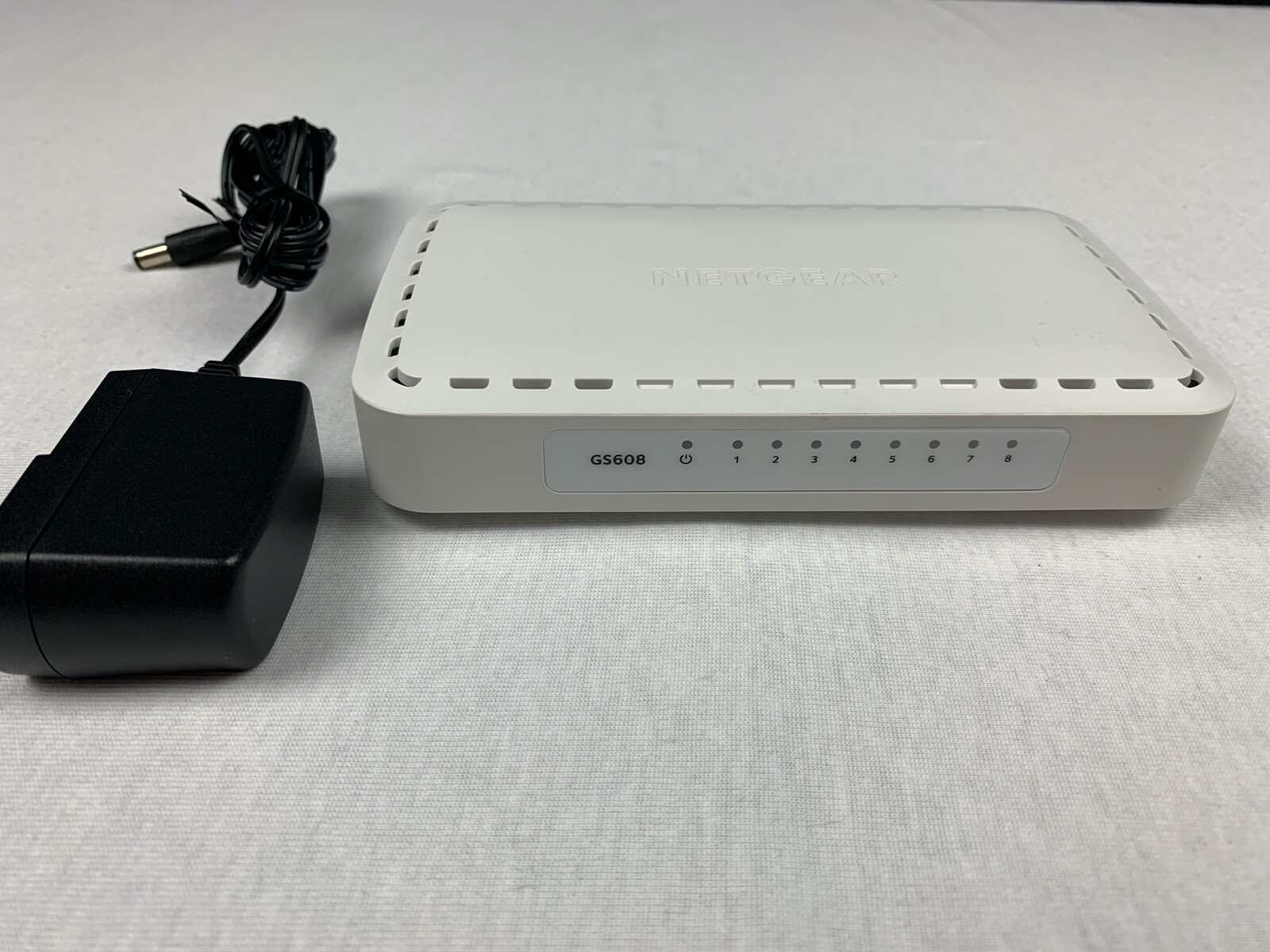 Netgear 8 Port 10/100/1000 Mbps Switch GS608 v4 With Power Adapter, X