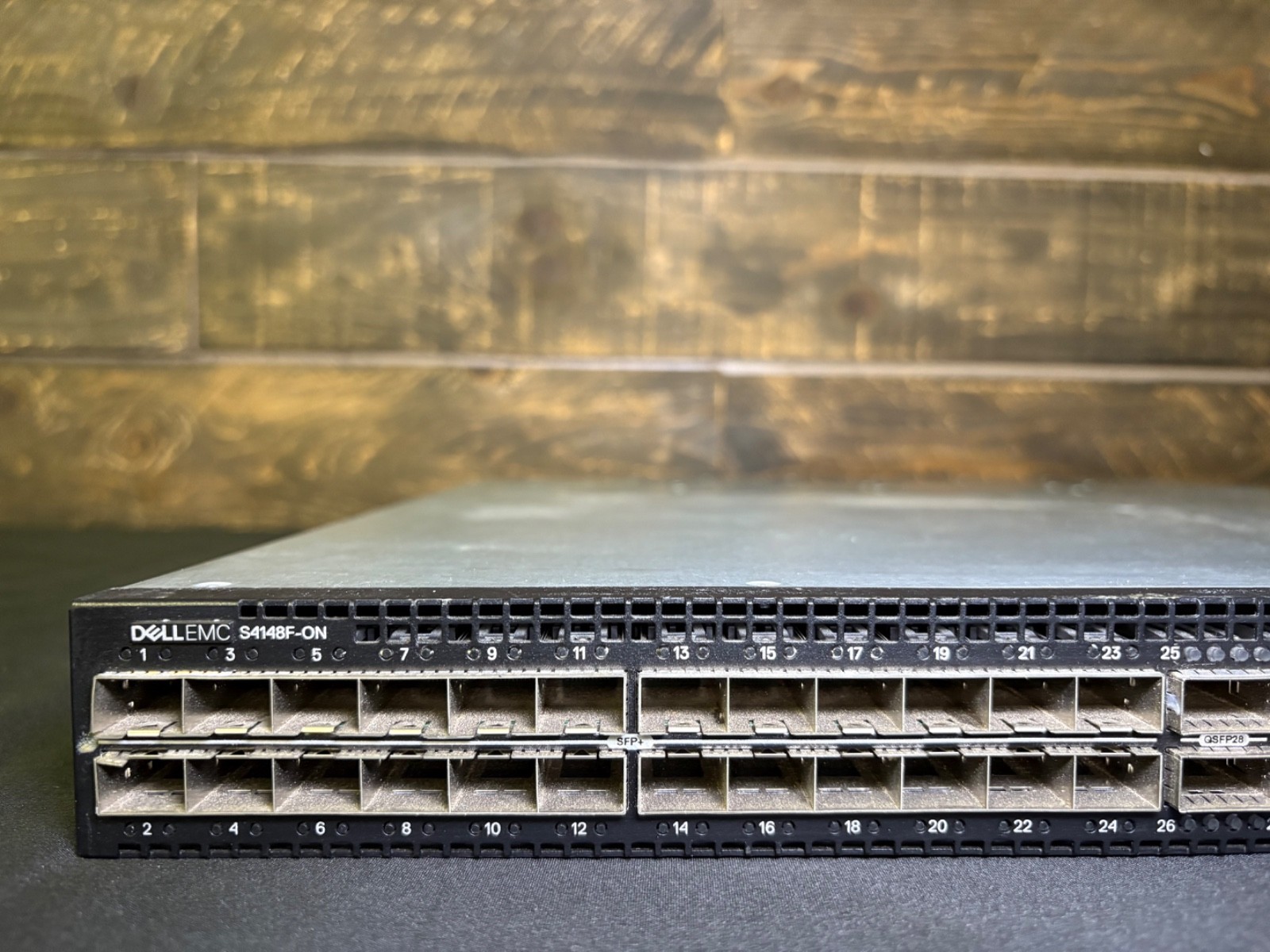 S4148F-ON Dell EMC PowerSwitch S48x10GbE 2x40GbE 4x100GbE with ONIE ONLY