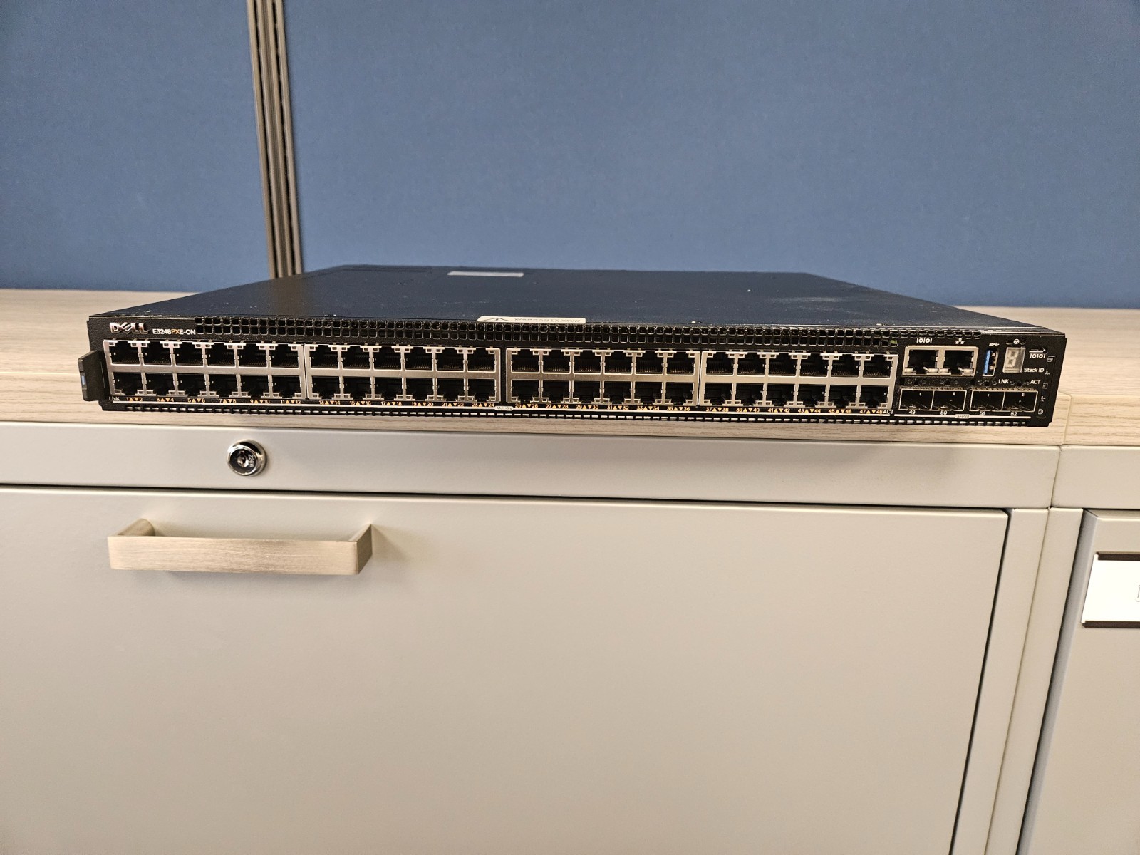 Dell PowerSwitch E3248PXE-ON 48-Port – 3yrs of mission critical pro-support