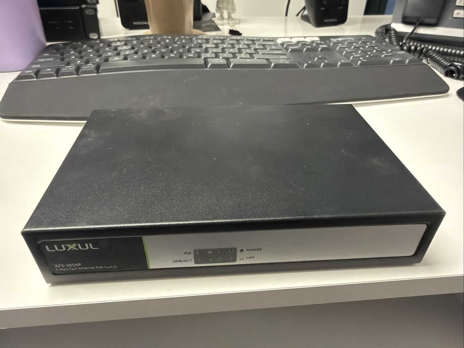 Luxul XFS-1054P Ethernet Poe Switch 5 Port (no Power Cable)