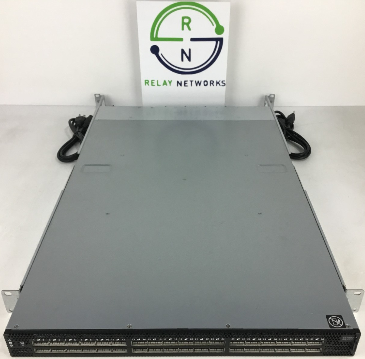 Mellanox MSB7890-ES2F 36x 100GbE QSFP28 R2F EDR 100Gb/s w/Rail kit. SB7890