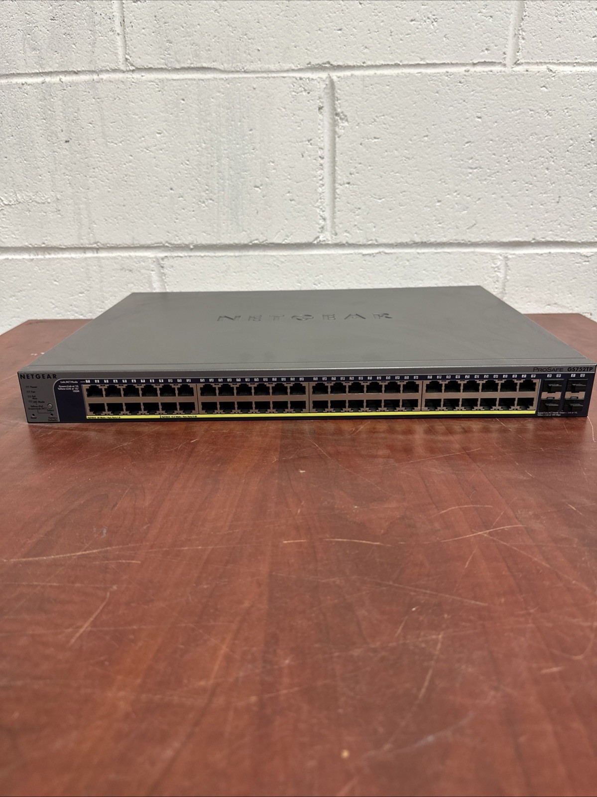 Netgear ProSafe GS752TP 48 Port PoE Gigabit Ethernet Smart Switch 4x GbE TESTED