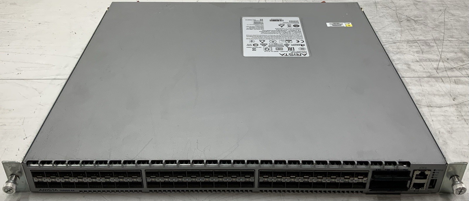 Arista DCS-7050SX-64-F 48x10GbE SFP+ 4xQSFP+ Front-to-Rear Air 2x PWR-500AC-F