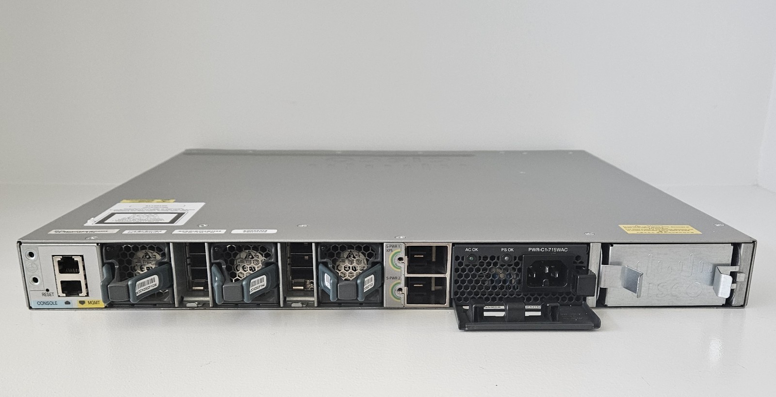 Cisco WS-C3850-48P-S V06 48-Port GbE PoE Network Switch w/ 715WAC PSU IOS 16.9.8