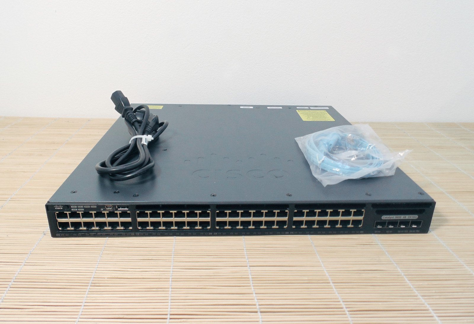Cisco WS-C3650-48TD-E Standalone Optional Stacking 48x1GbE Ipservices IOS 1xPWR