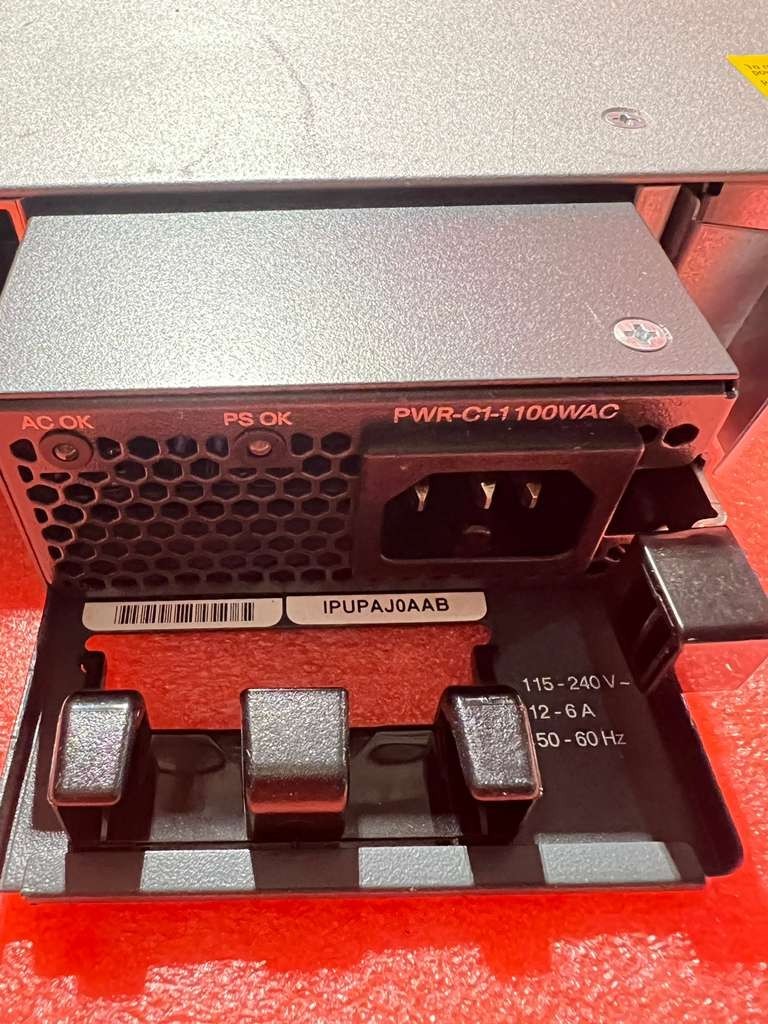 Cisco WS-C3850-24XU 24 Port 10Gbps UPoE LAN Base Switch C3850-NM-2-10G 1100W