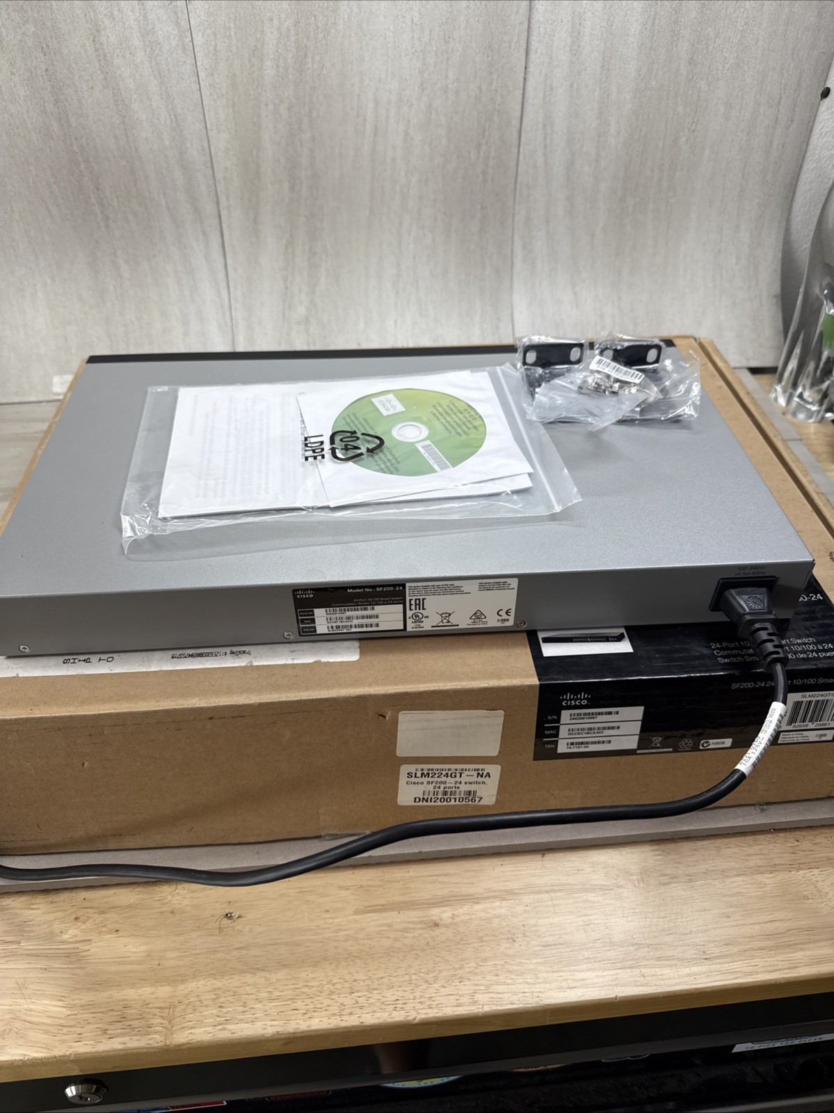 Cisco SF200-24P 24-Port Gigabit Managed Switch SLM224GT V05 Tested Working Reset