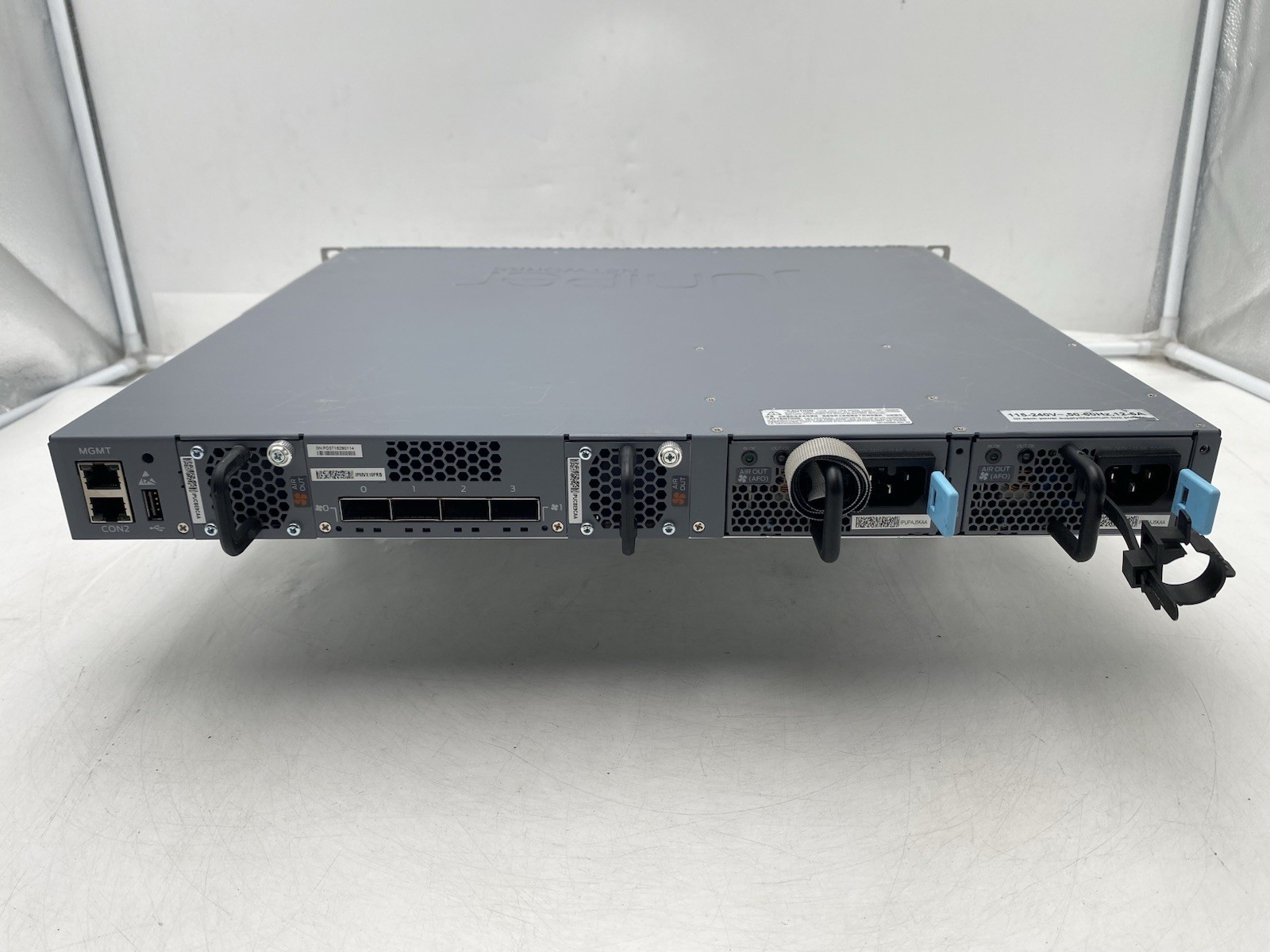 Juniper EX4300-48P / PoE+ 48-Port Switch w/ 2x PSU & 4 Port SFC 611-063980