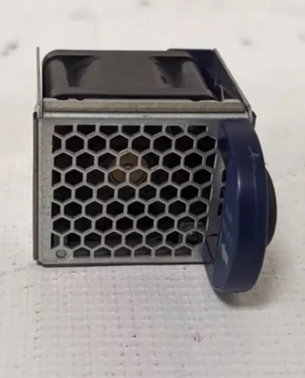 ONE Rear-to-Front Airflow FAN For Arista DCS-7050T & DCS-7050S Switch See Pic