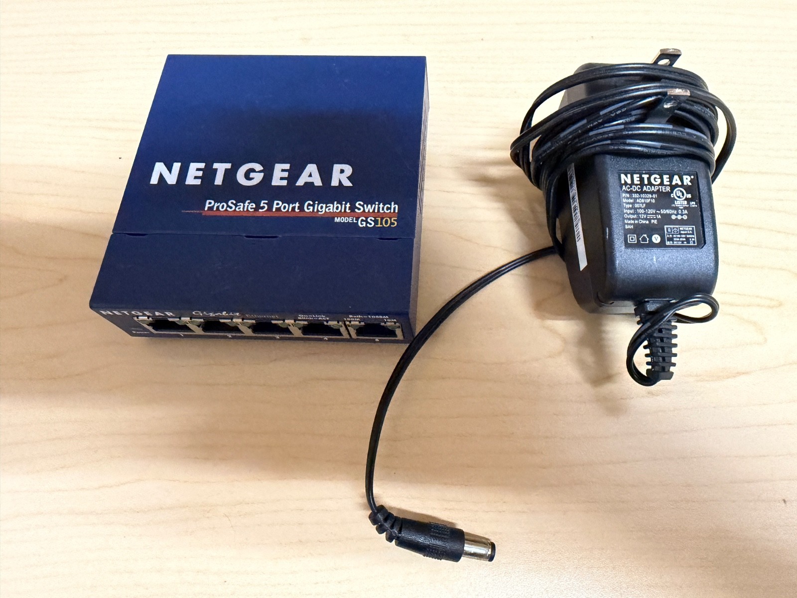 Netgear GS105 V4 Prosafe 5 Port Gigabit Switch WITH POWER ADAPTER Free Shipping