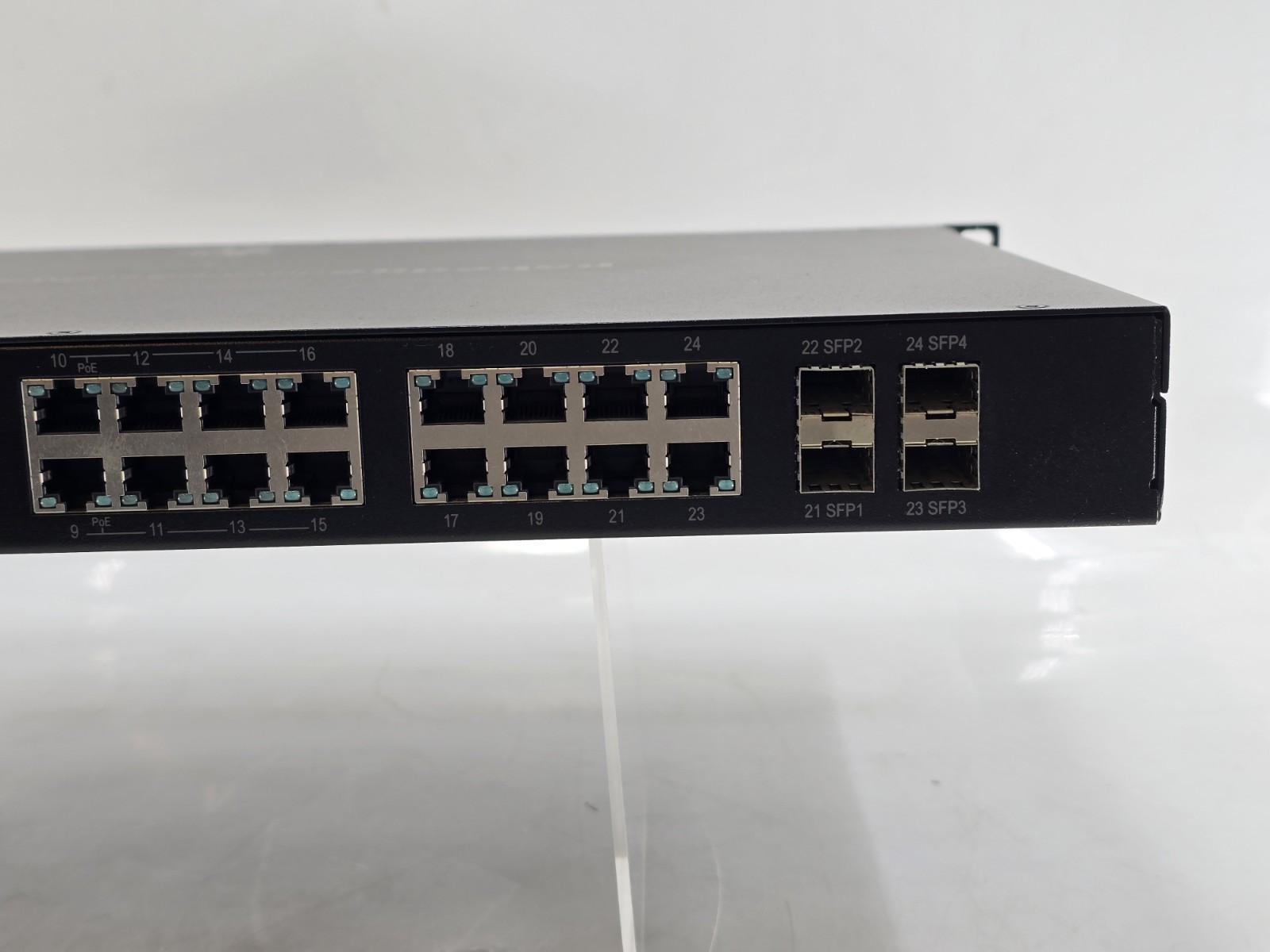 Pre Owned | Pakedge SX-24P16 Device & Software 24-Port Network Switch – Black