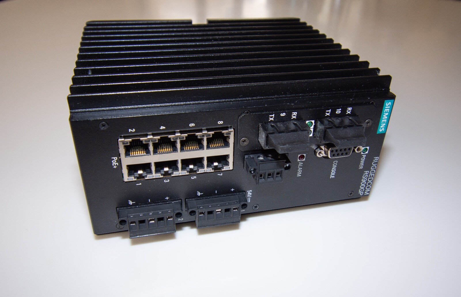 Siemens RUGGEDCOM RS900GP PoE switch 8 eth, 2 SC fiber, DIN-rail 1-year warranty
